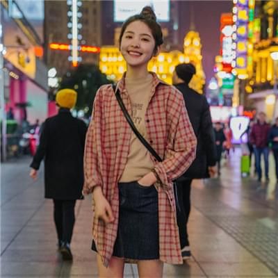 格纹衬衫